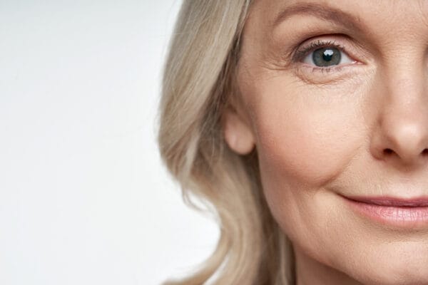 Esimenopaussin ja menopaussin ihonhoito